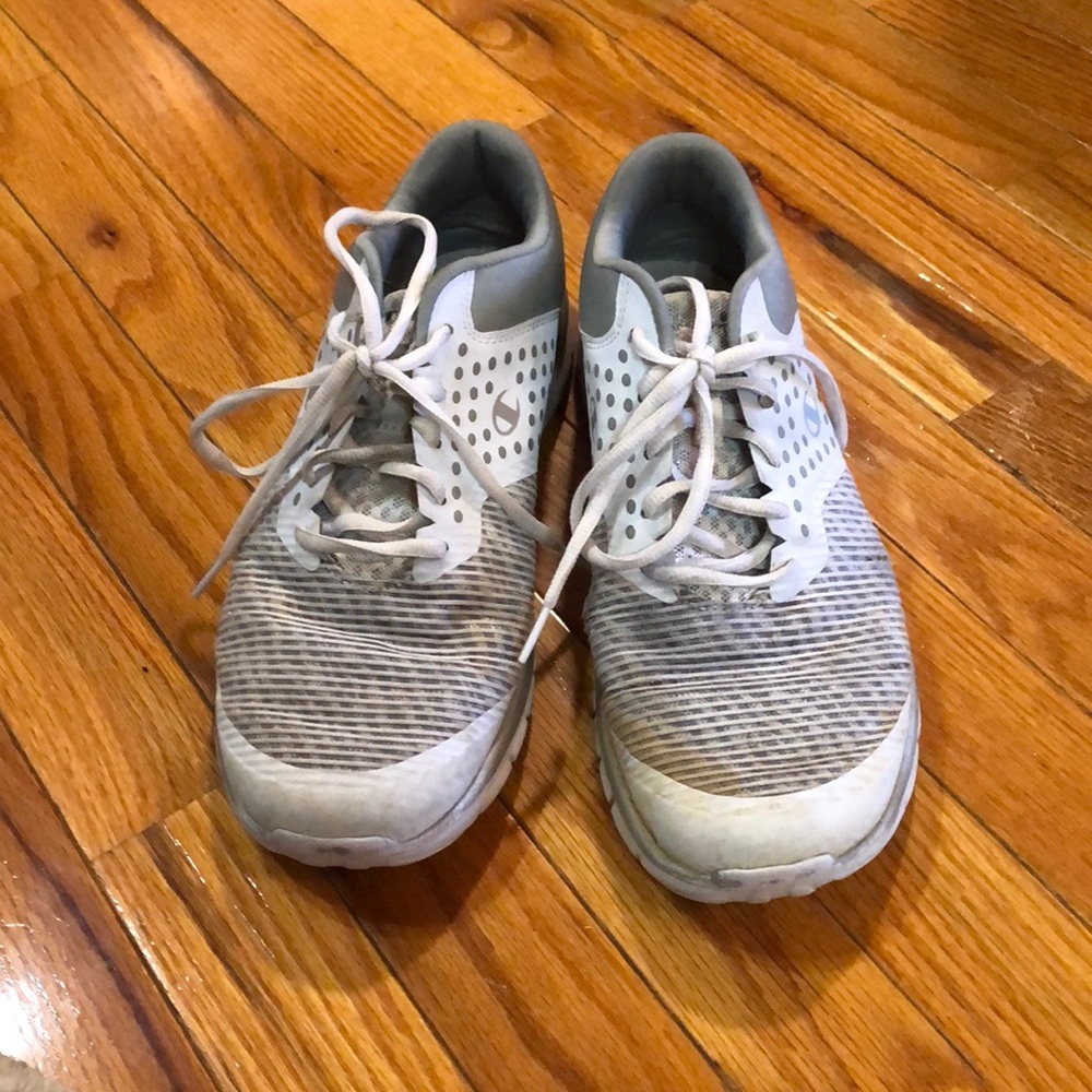 Champion fashion athletic shoes